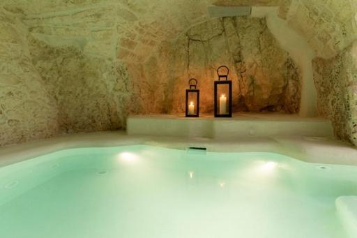 Bed and Breakfast Alesia Luxury Cave Ostuni Zewnętrze zdjęcie